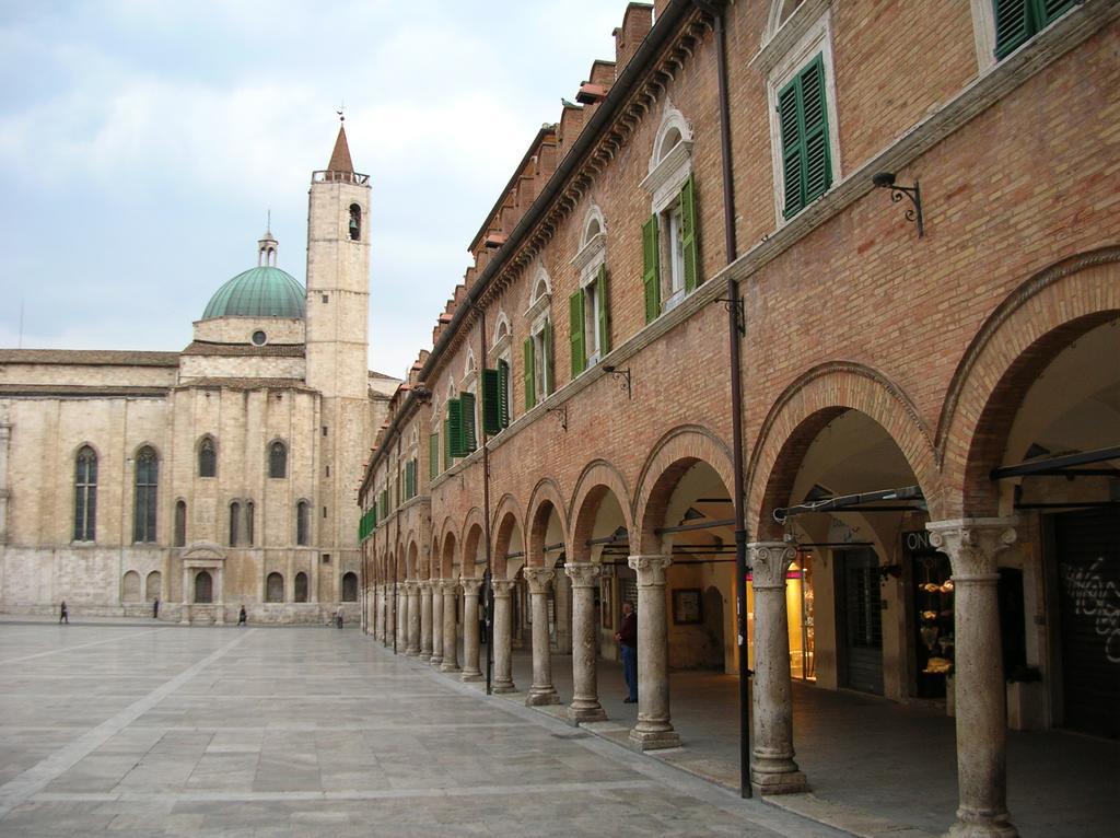 Appartement Dietro Piazza à Ascoli Piceno Extérieur photo