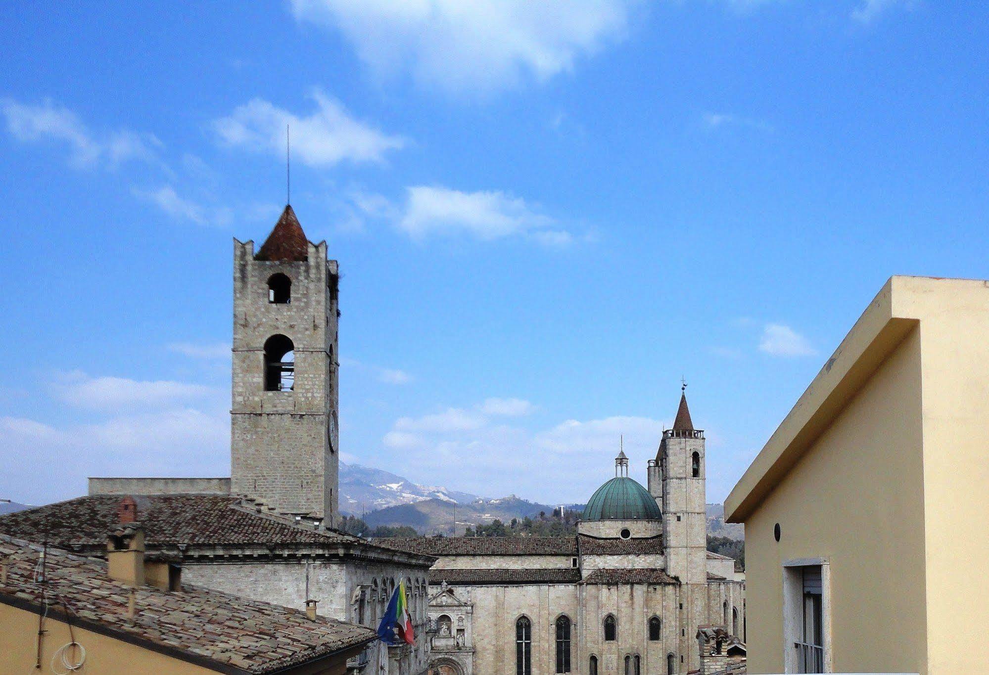 Dietro Piazza Ascoli Piceno Extérieur photo